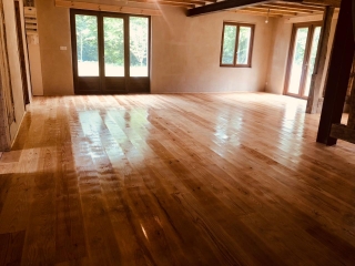 Chantier participatif, réno thermique, enduit terre, parquet massif&nbsp;