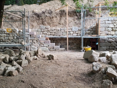 Mur de soutènement en pierres sèches&nbsp;
