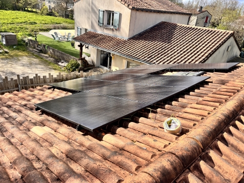 Panneaux photovoltaïques auto installé