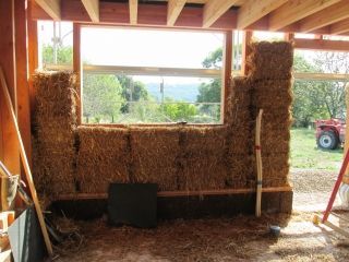 Pose de bottes de paille