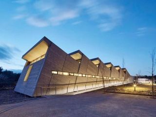 Bureaux paille et terre crue du Sivom de Narbonne