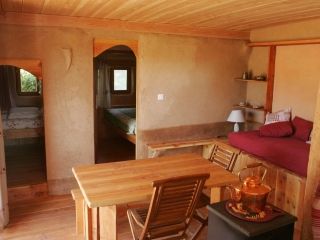 petit gite en paille et terre crue