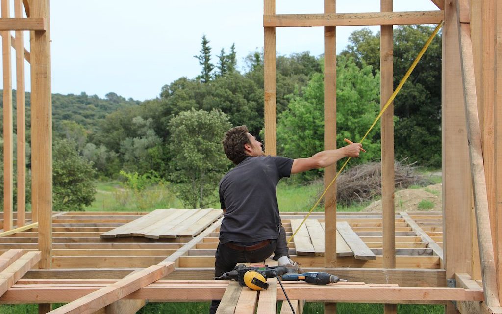Engager des professionnels pour construire sa maison